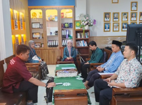 Dekan FAI UM Metro Serahkan Mahasiswa Peserta PLP 2 ke SMA Muhammadiyah Ahmad Dahlan Metro